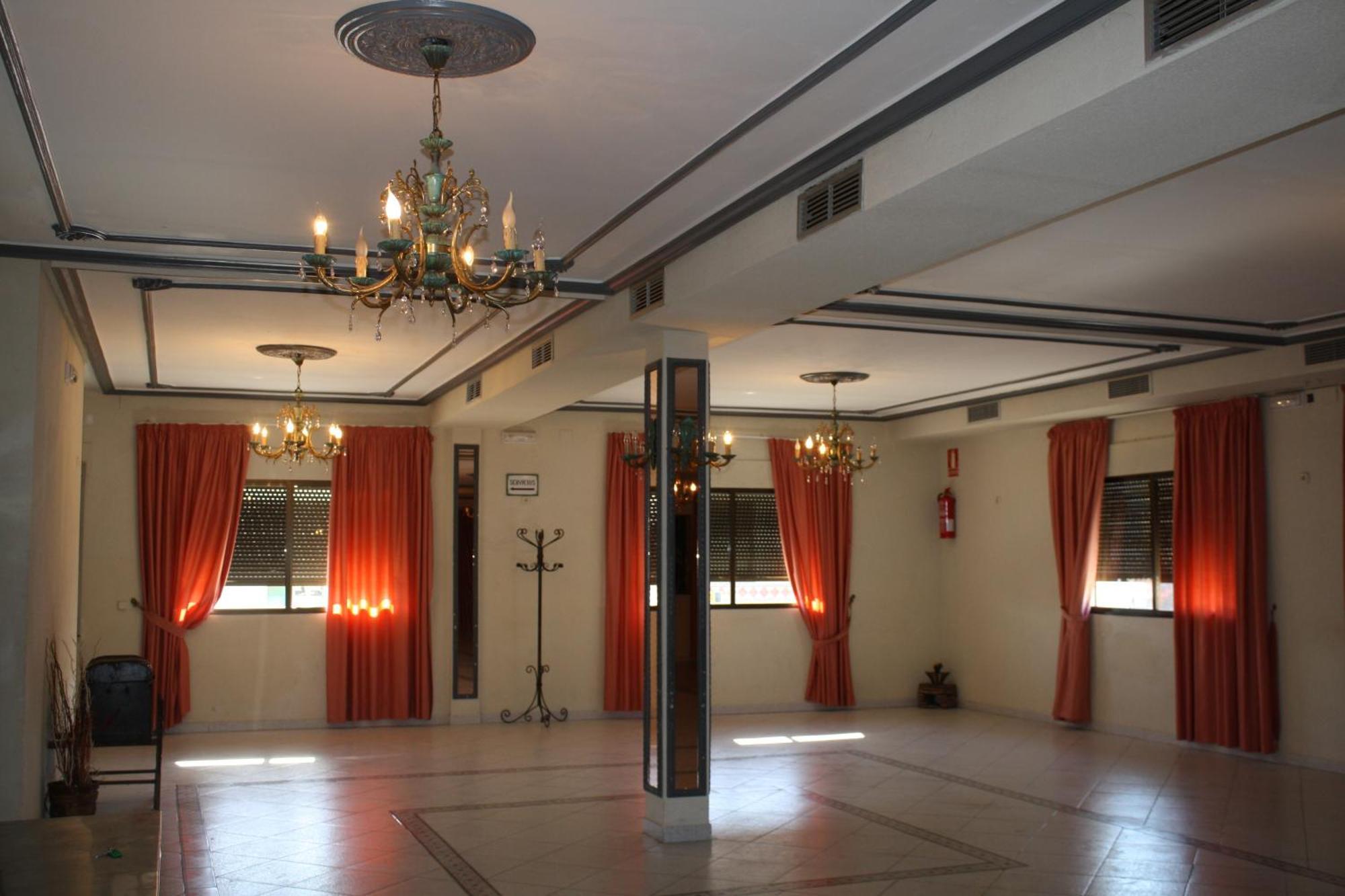 Hotel Carvajal Torrejón el Rubio Zewnętrze zdjęcie