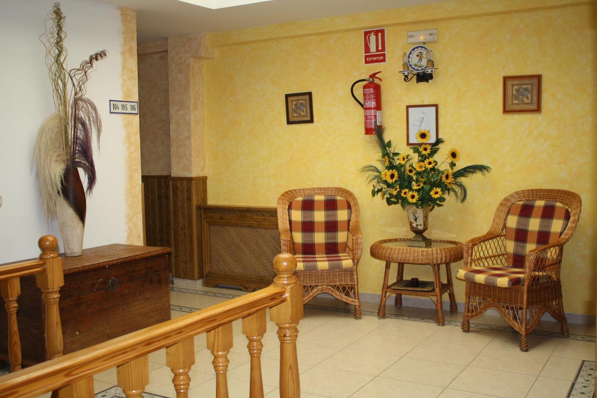 Hotel Carvajal Torrejón el Rubio Zewnętrze zdjęcie