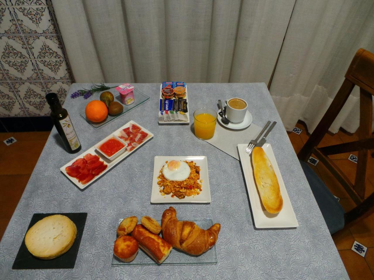 Hotel Carvajal Torrejón el Rubio Zewnętrze zdjęcie