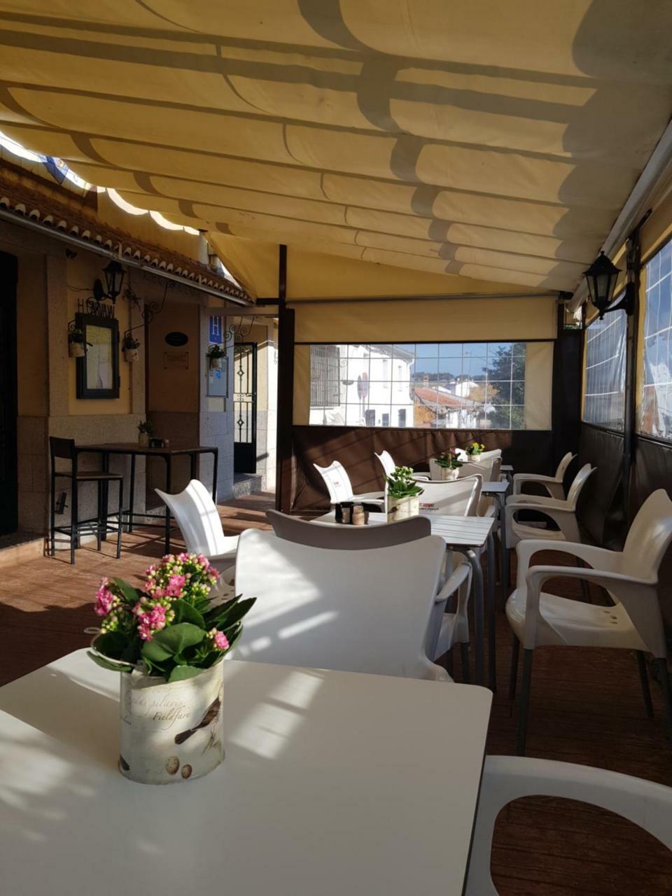 Hotel Carvajal Torrejón el Rubio Zewnętrze zdjęcie